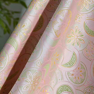 XYLDXSJ 月牙团窠粉色 - Gilt-Thread Song Brocade 织金宋锦, 38 momme 140cm wide by the yard