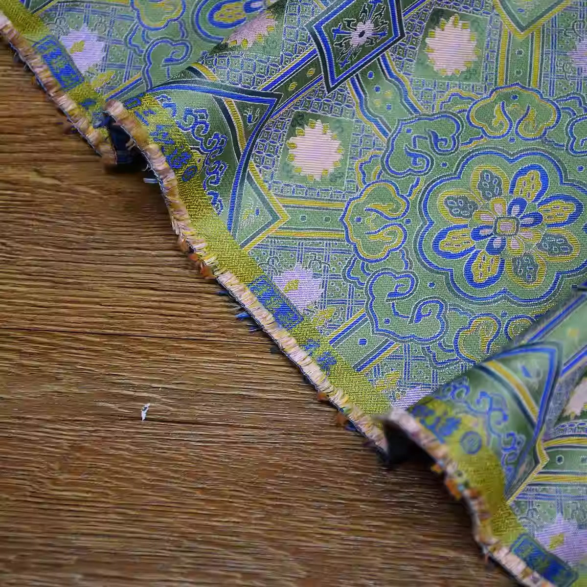 XYLDXSJ022 - Song Brocade 李德喜宋锦, 38 momme 70cm wide by the yard