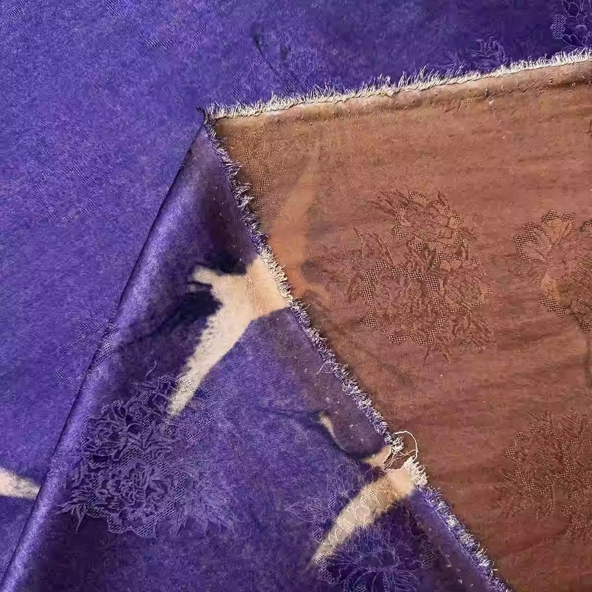 XYHYS 紫色瑞鹤图- Jacquard HUALUO Hongyunsha silk fabric, 26 momme openwork texture, 110cm by the Yard