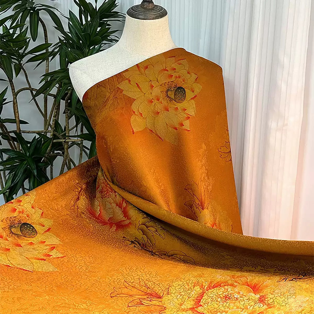 XYHKFG - Plant dyed HongYunSha Silk fabric, Openwork HUALUO, 25 momme 110cm wide by the Yard