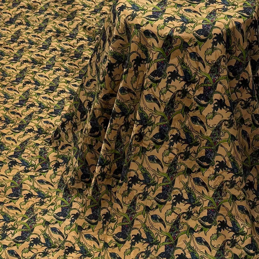XYHYS 缠枝花- Jacquard HUALUO Hongyunsha silk fabric, 25 momme openwork texthture, 110cm by e Yard