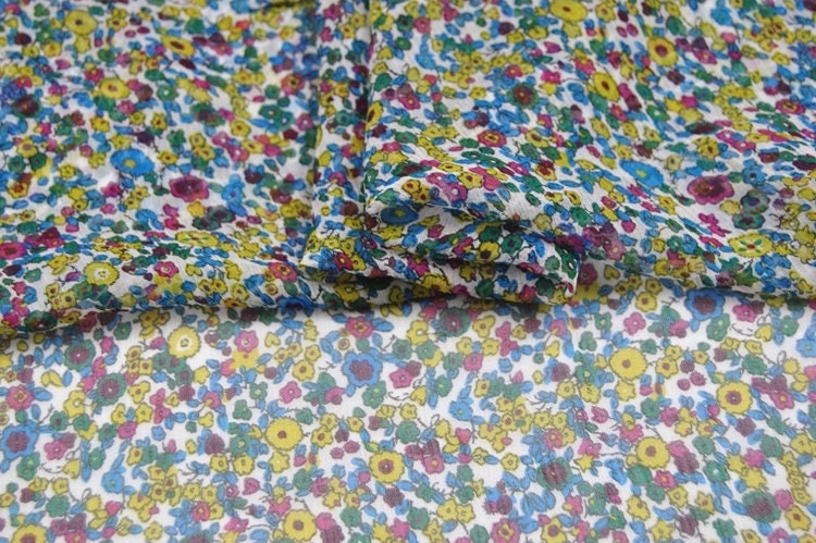 XIAOSUIHUA - 8 Momme Tiny Floral Print Crinkled Silk Georgette Fabric - 135cm wide by the Yard