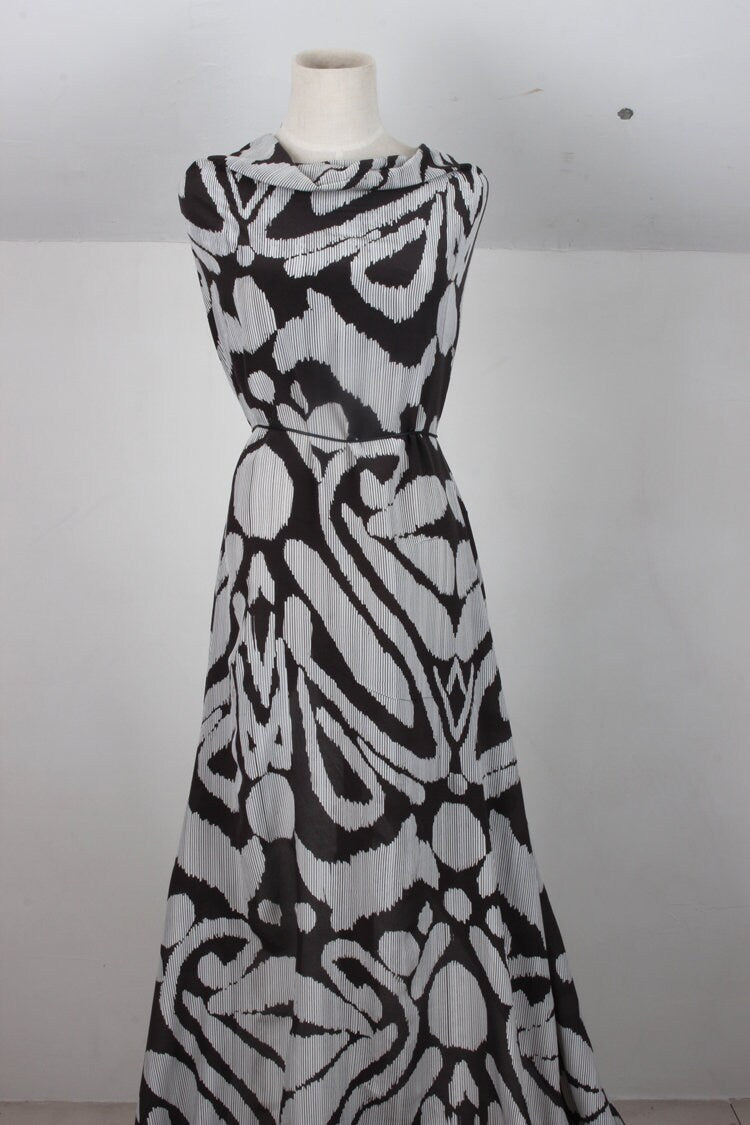 BUGUIZE - 16 momme Black White Stripes Print Silk Crepe de Chine Fabric - 140cm wide by the Yard