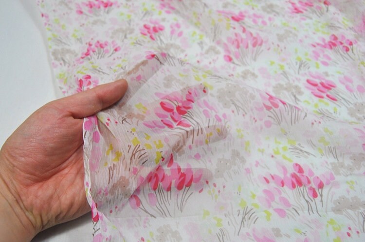 KUAILE - 6 Momme Crinkled Silk Georgette Pink Flower Print Fabric 120cm by the Yard