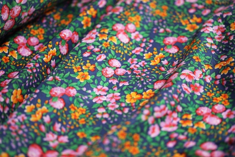 FANHUA - 16 momme Floral Print Silk Crepe de Chine Fabric - 114cm wide by the Yard