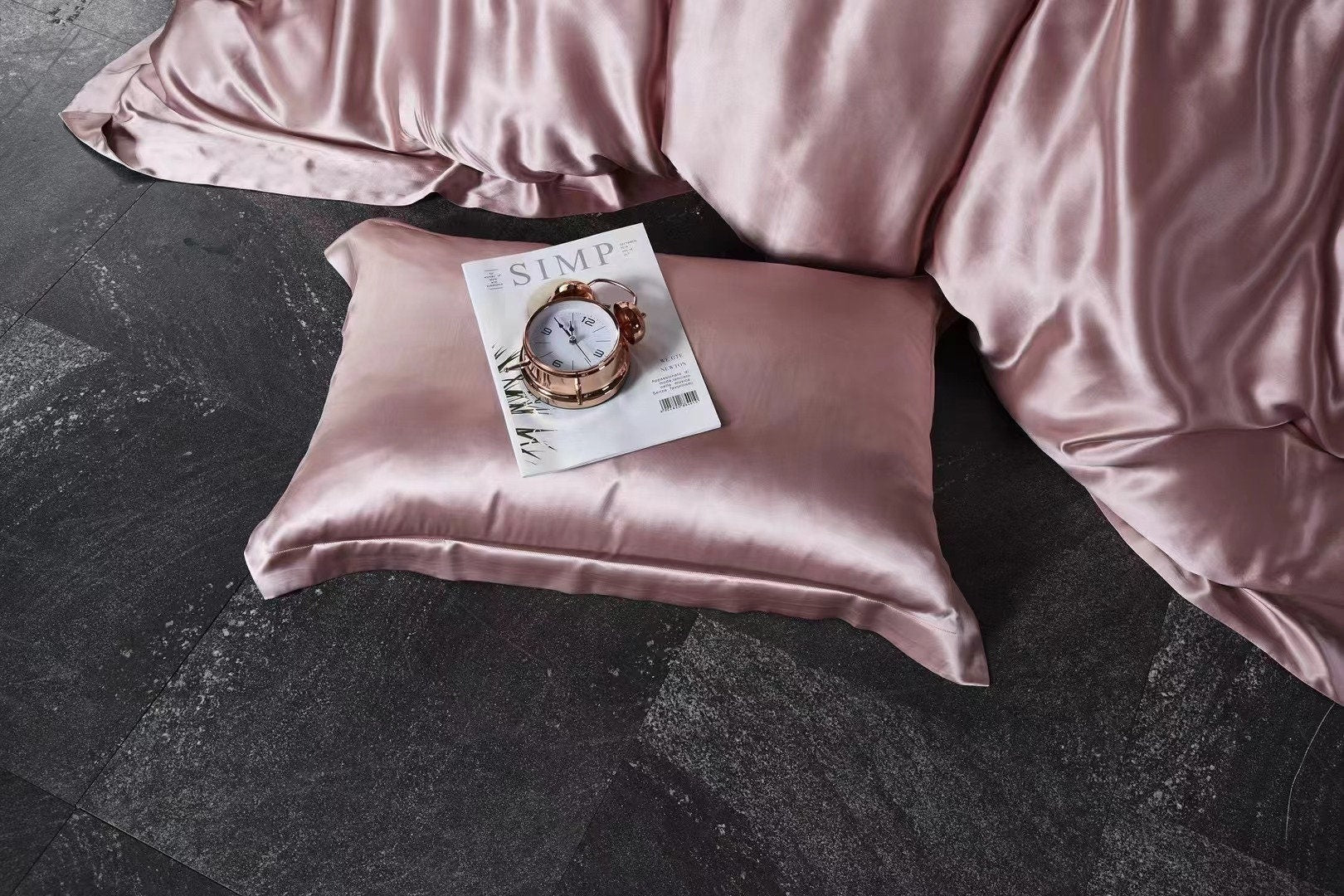 ANNA PINK - 25 Momme 100% Mulberry Silk Duvet Cover