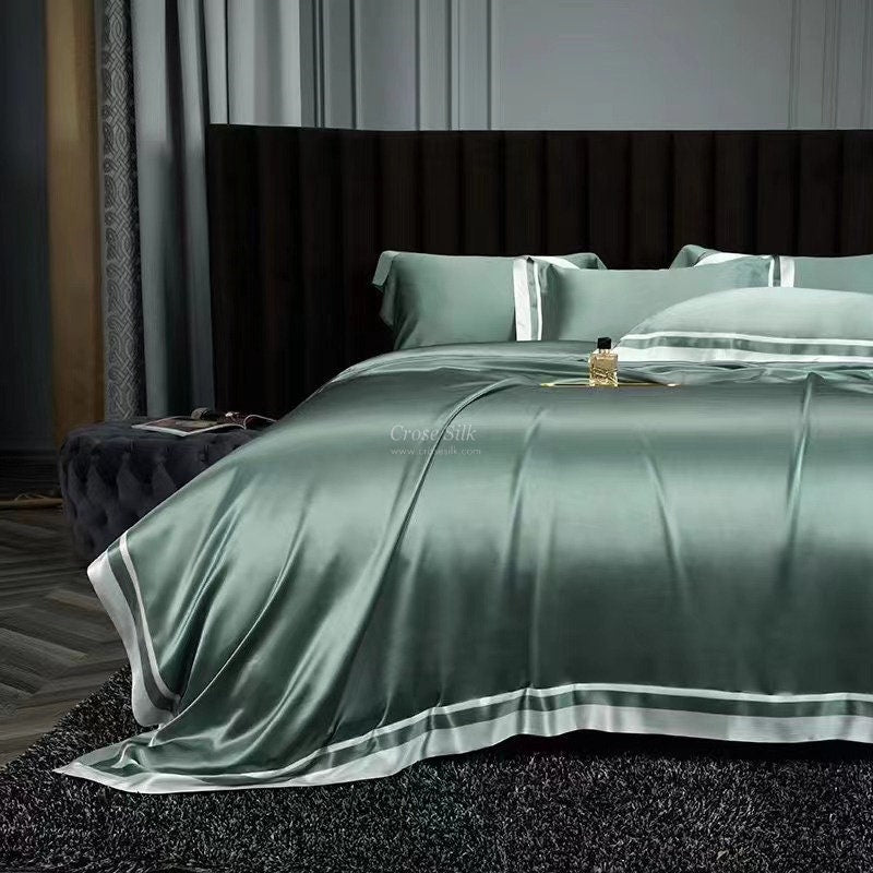 LILY PAD   - 25 Momme Flying Edge Purfle Silk Bedding Set 4pcs