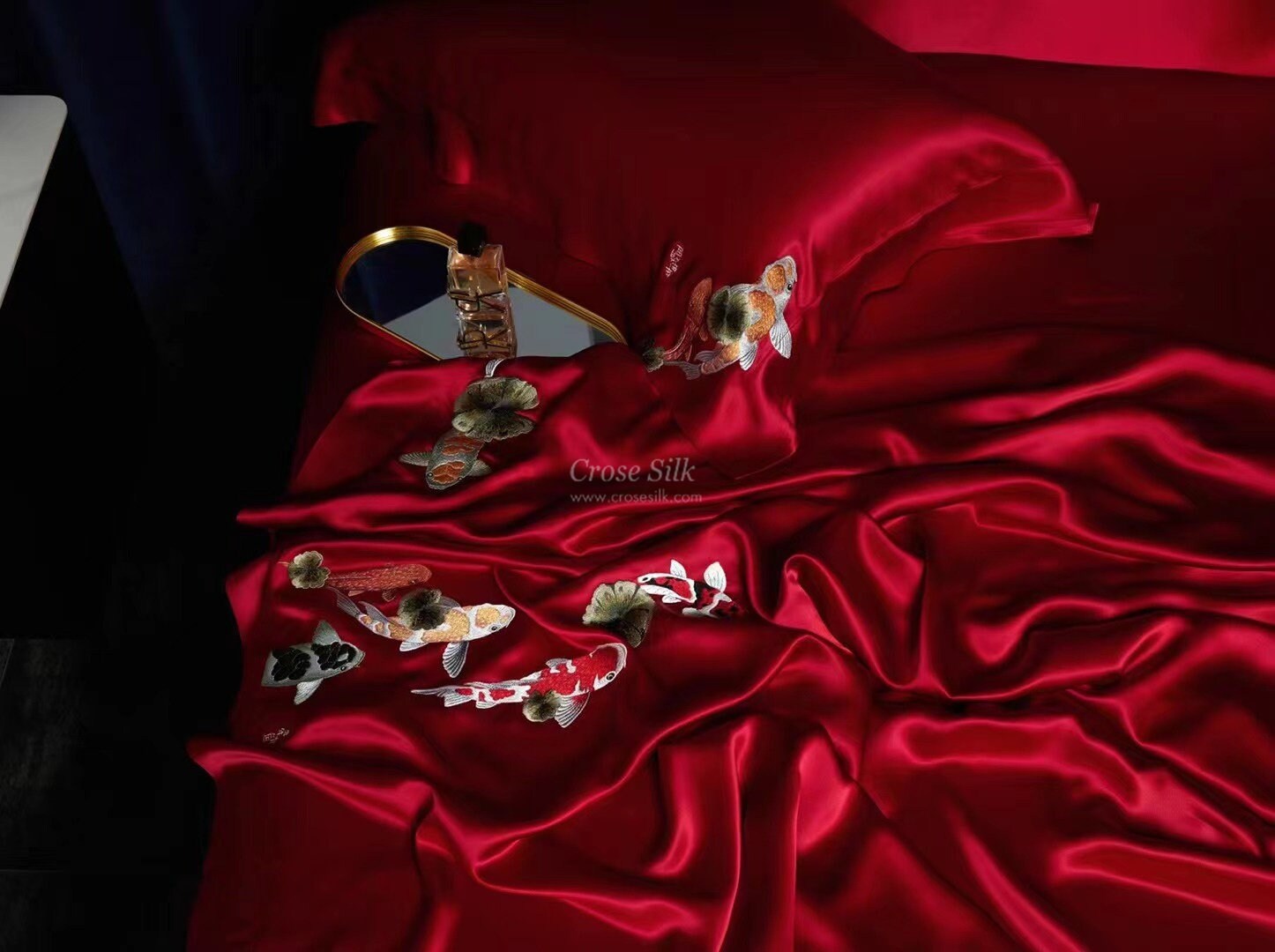 CRIMSON EMBROIDERY - 25 Momme 100% Mulberry Silk Bedding Set 4 pieces